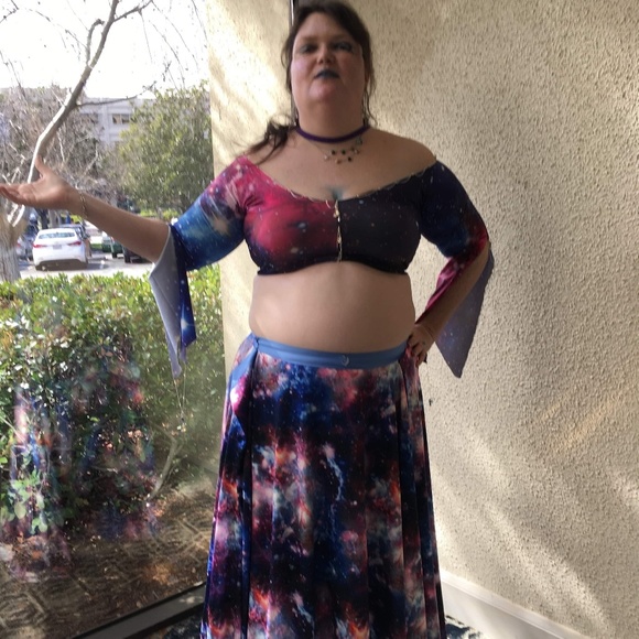 Beautiful Space-Print Ensemble - Picture 2 of 3